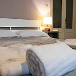 Apartman Teatro *